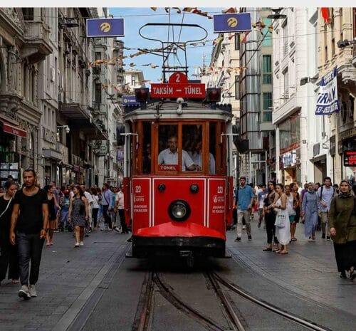 istiklal caddesi taksim safarna